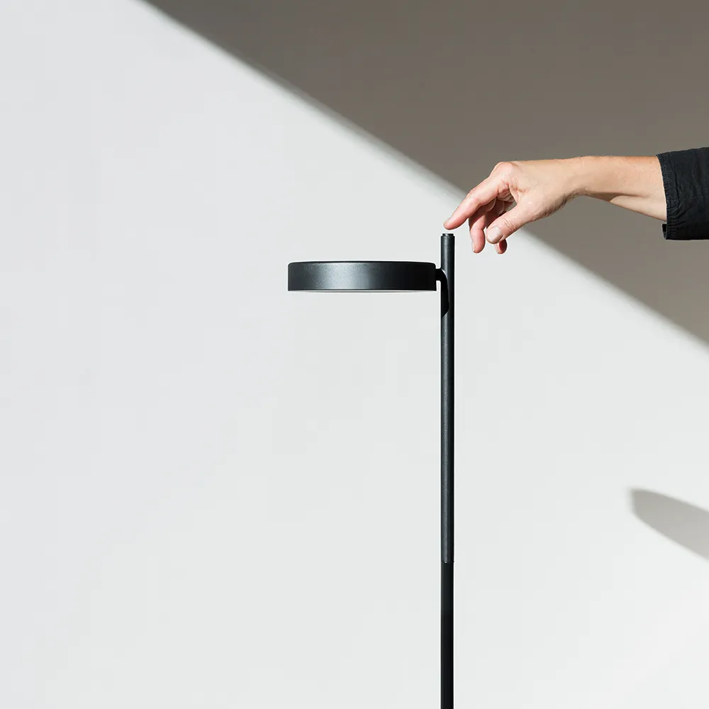 w182 Pastille f2 golvlampa, olive green, lång arm Wastberg+
