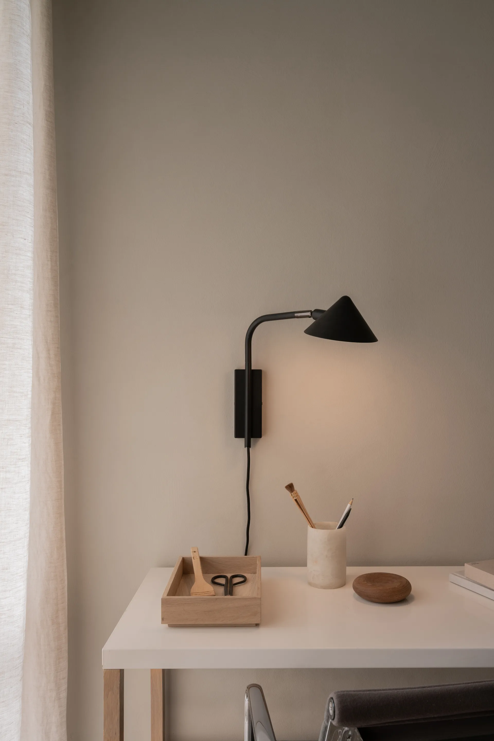 Kuro vägglampa, Black, Ø14x32 cm, wall Watt & Veke