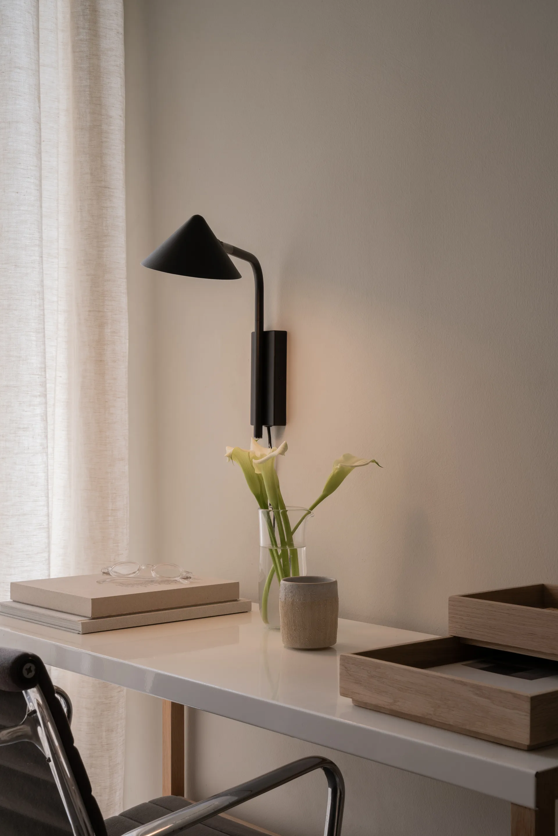 Kuro vägglampa, Black, Ø14x32 cm, wall Watt & Veke