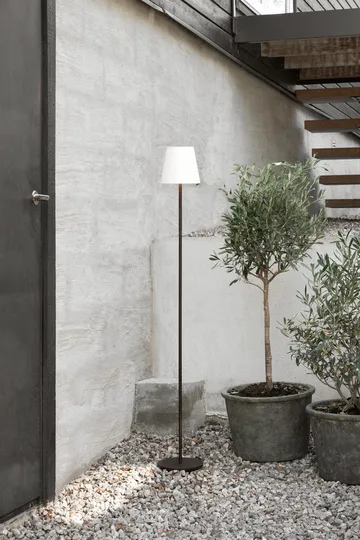 Tyra floor portable golvlampa Ø14 cm - Coffee - Watt & Veke