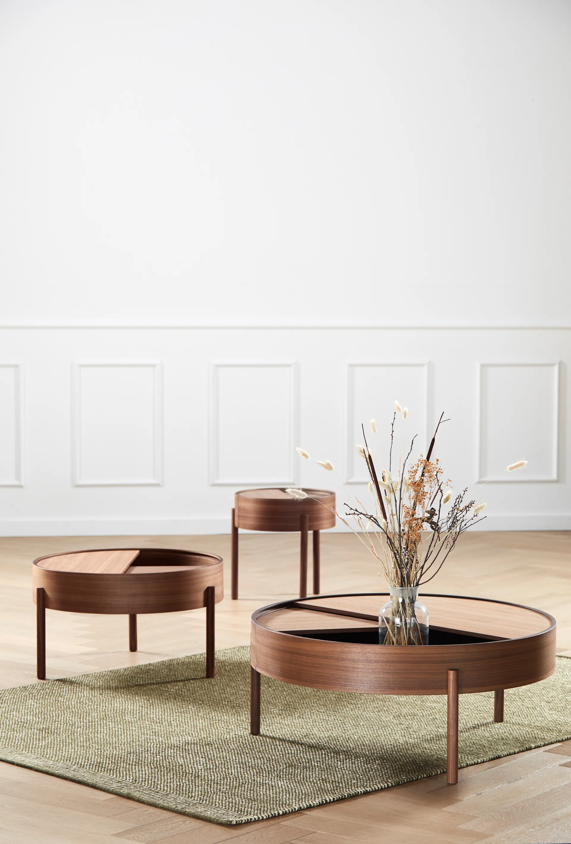 Arc soffbord Ø89 cm, Valnöt Woud