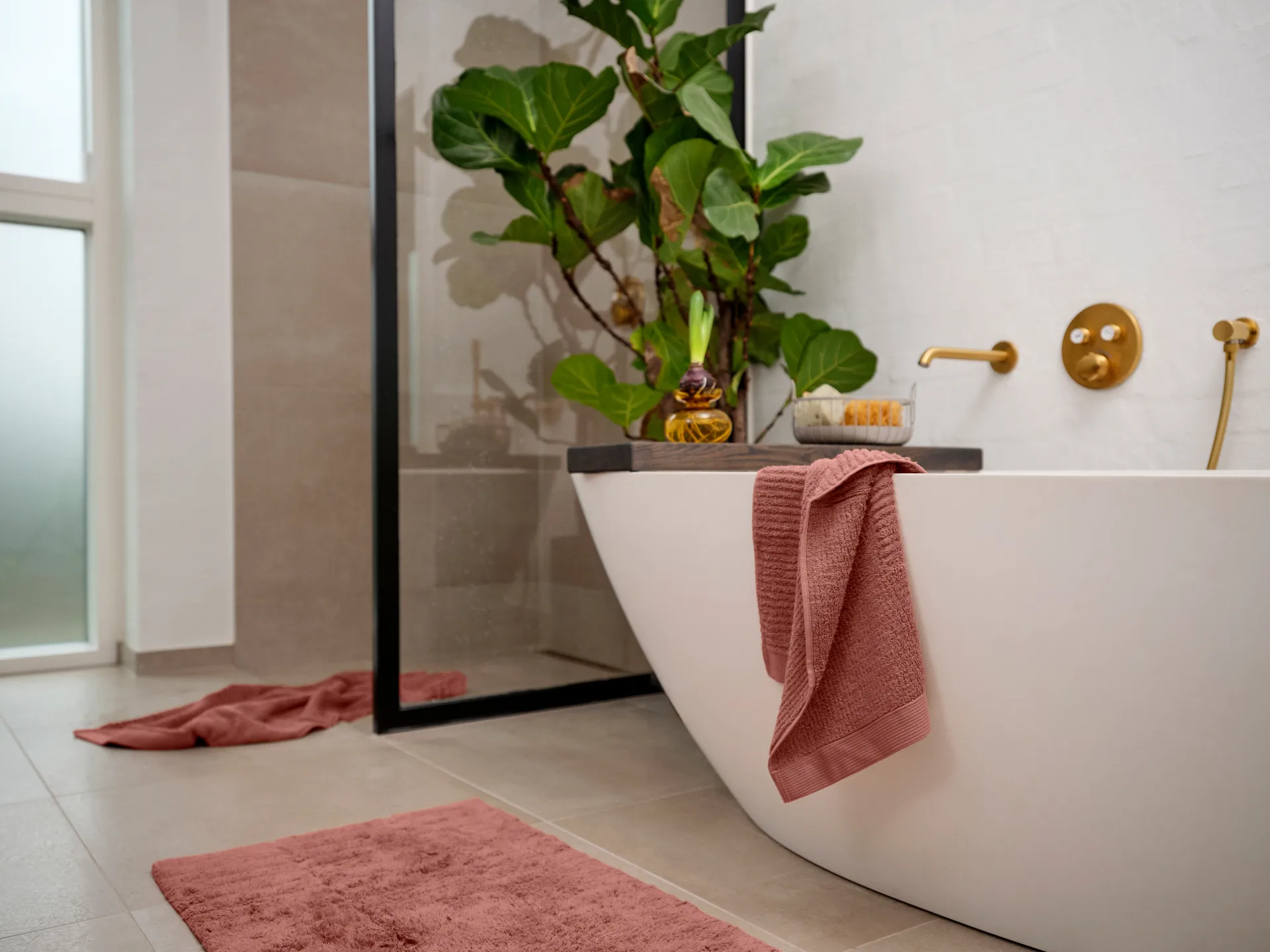 Tiles badrumsmatta, Peach red Zone Denmark
